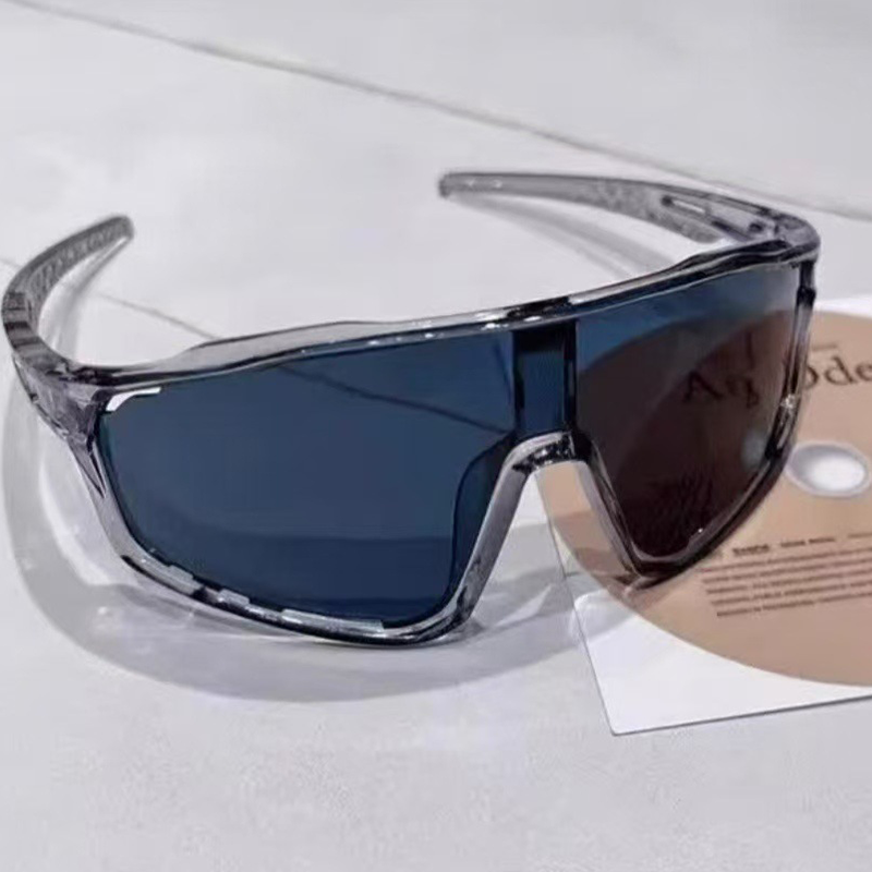 🏃‍♂️🚴‍♀️ Light-Sensitive Sports Glasses for Men & Women