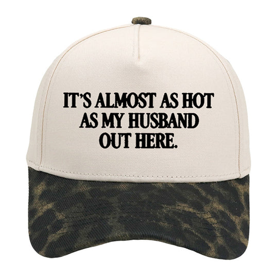 🧢 Color-block embroidered baseball cap—offers sun protection while making a bold style statement ☀️