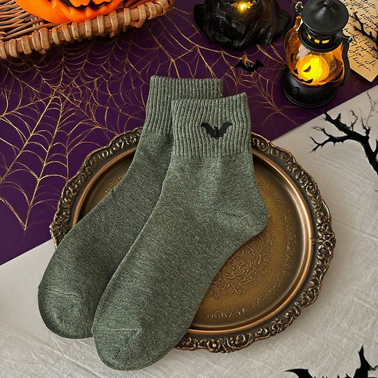🎃🧦 LIMITED TIME 50% OFF! 5 Pairs of Breathable Halloween Crew Socks – Soft Cotton Blend, Sweat Wicking Comfort and Playful Pumpkin Style